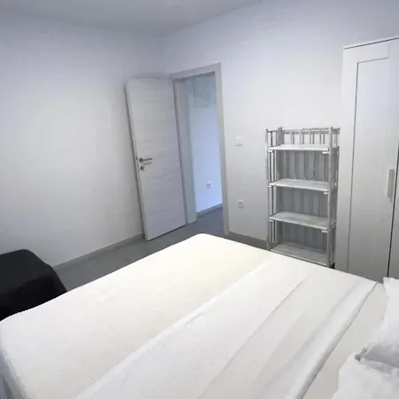 Apartman One Bedroom With Sea View 2 *