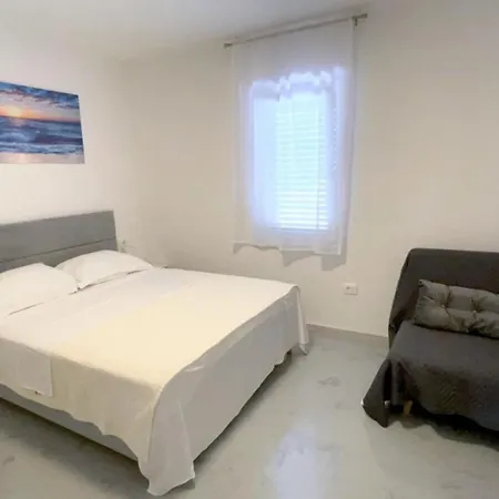 One Bedroom With Sea View 2 Lovište