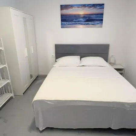 One Bedroom With Sea View 2 Lovište