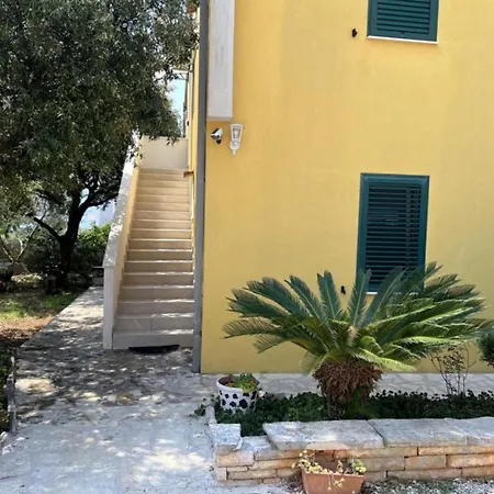 One Bedroom With Sea View 2 Apartman